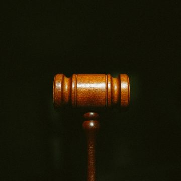 tingey-injury-law-firm-nSpj-Z12lX0-unsplash Condena a dueño de Valentino Uruguay