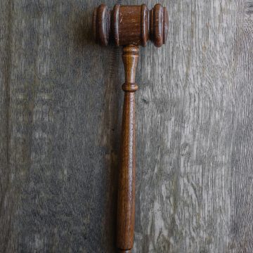 Condena por usurpación de función pública
